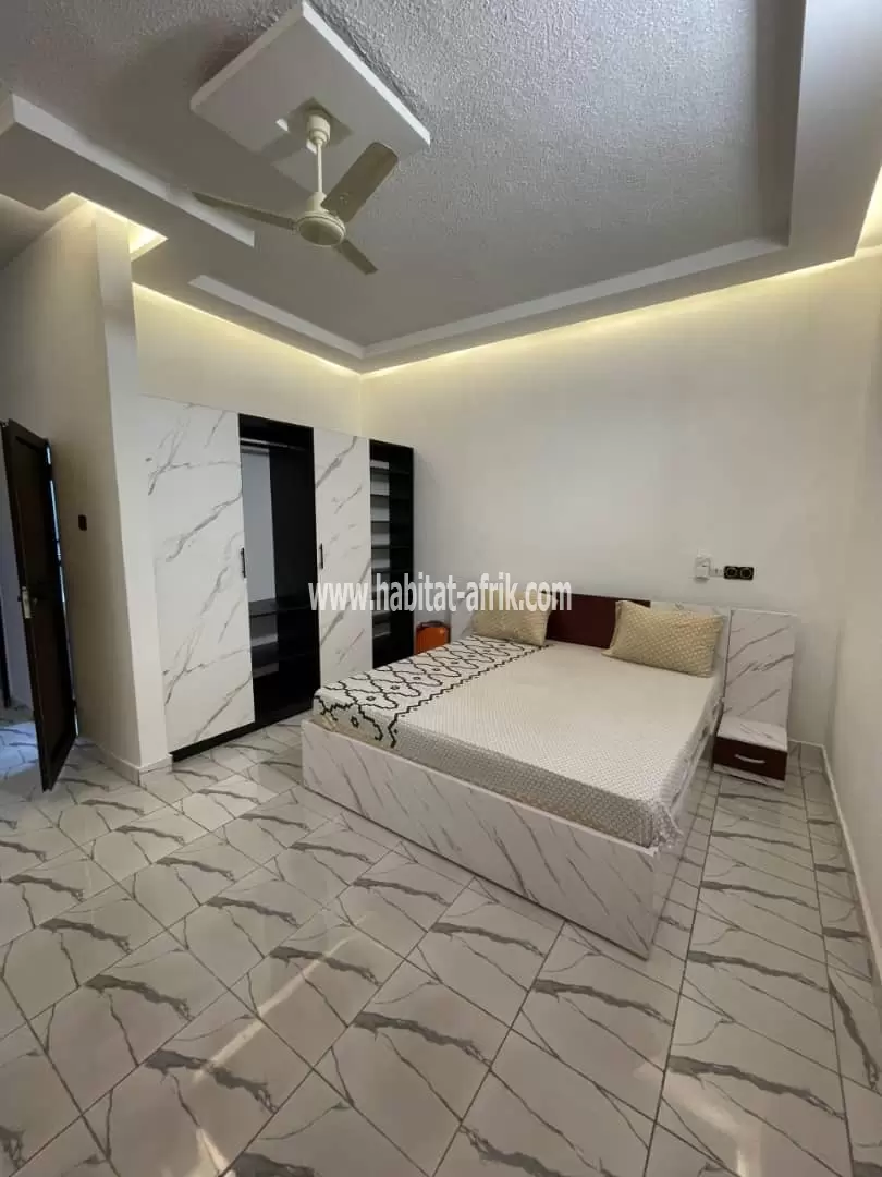 Je mets en location une villa duplex meublée de 5 chambres salon piscine jardin à Avepozo agodeke LOME togo