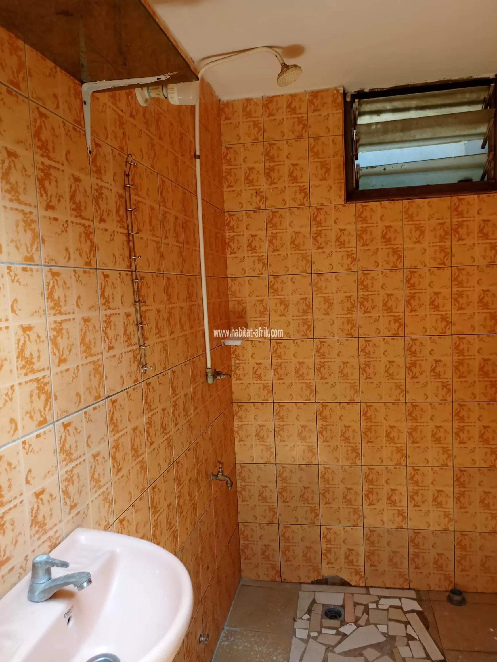 A louer un appartement de chambre salon interne à ADIDOADIN lome togo