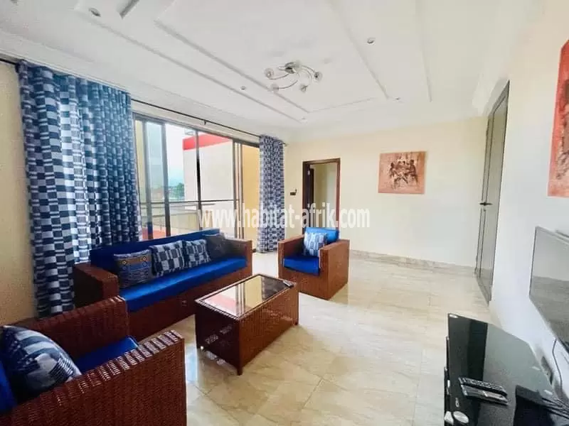 A louer villa duplex de 4 chambres salon meublée avec piscine à BAGUIDA uniquement pour long séjour lome togo 