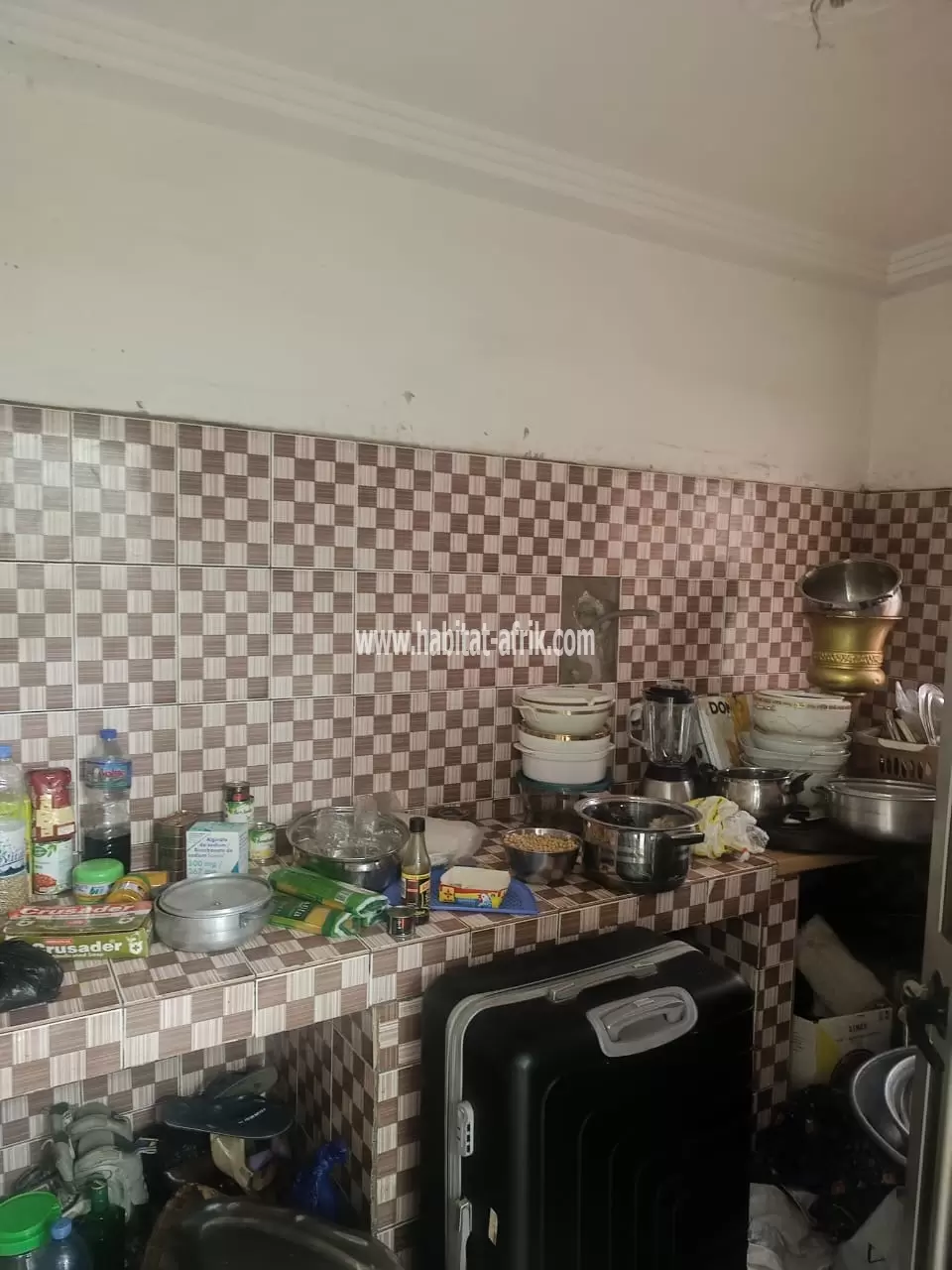 Je mets en location un appartement de chambre salon dwc cuisine a noukafou somayaf lome togo