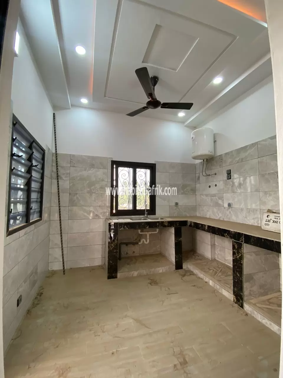 Je mets en location une villa a etage de 4 chambres 02 salons a adidogome sagbado lome togo