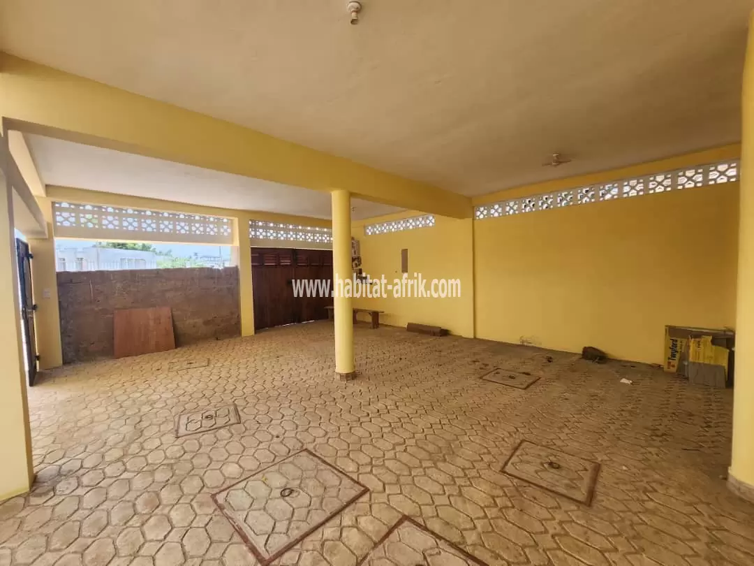Je mets en location un appartement de chambre salon douche wc a Hedzranawoe en face di terrain natchamba lome togo