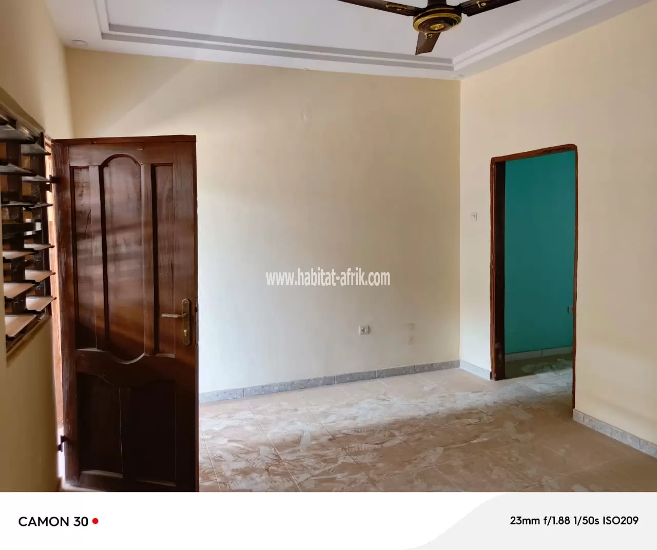 Je mets en location un appartement de chambre et salon wcd cuisine à zossime pour 27k et 30k lome togo