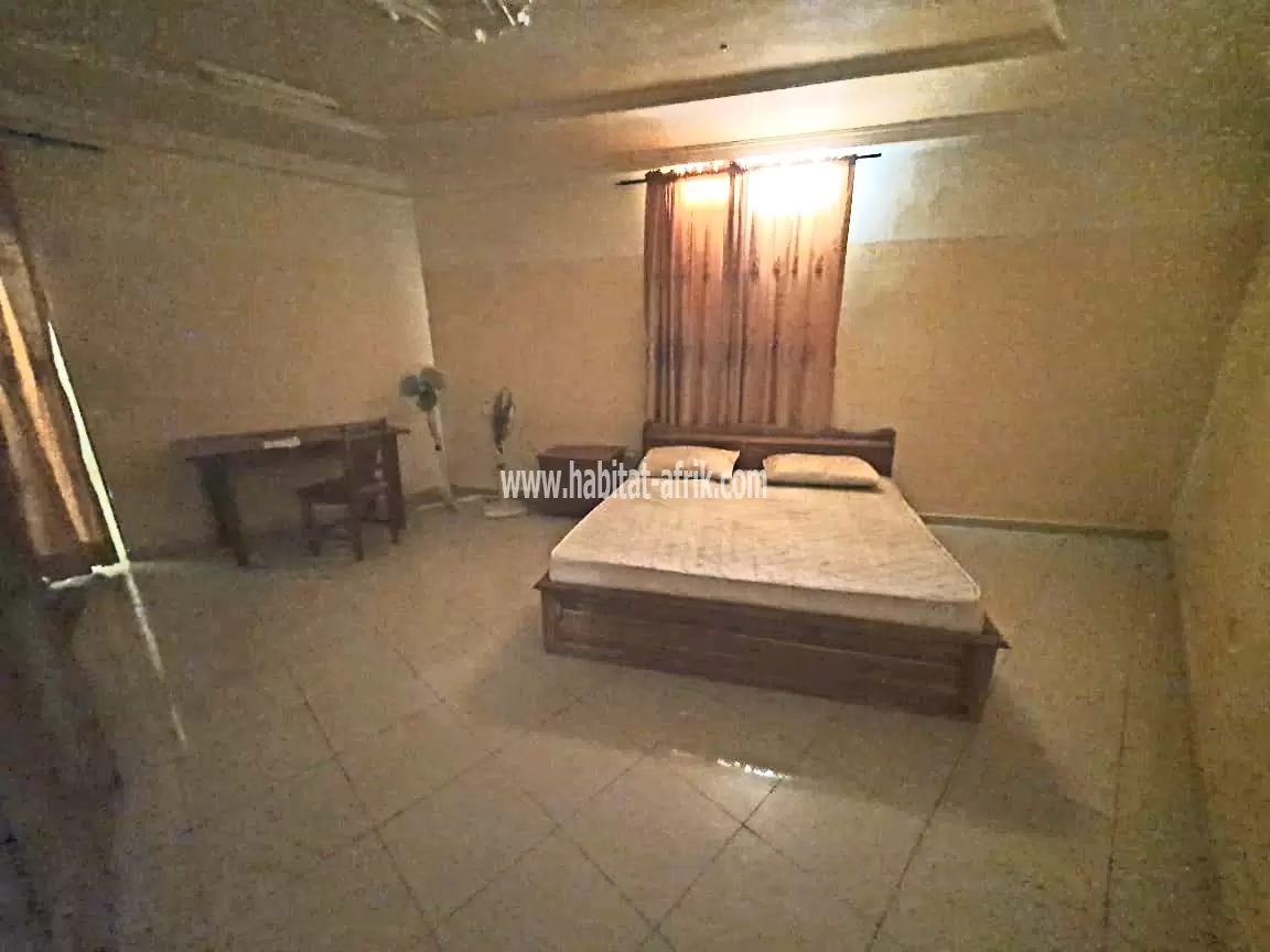 Appartement meublé sur étage à louer à Djidjolé
