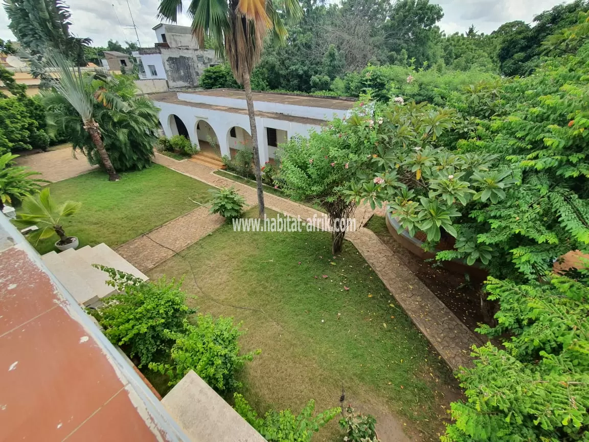 Villa meublée à vendre à Agoe Fils o parc