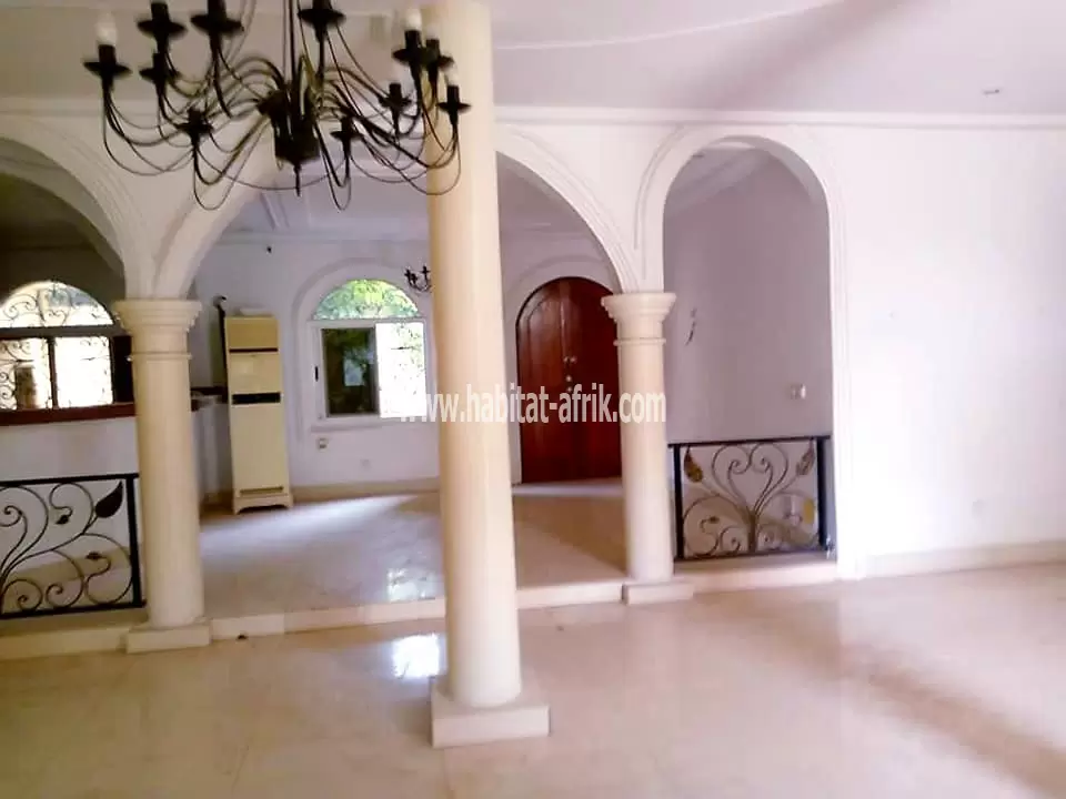 Villa non meublée à louer à Tokoin-Hôpital