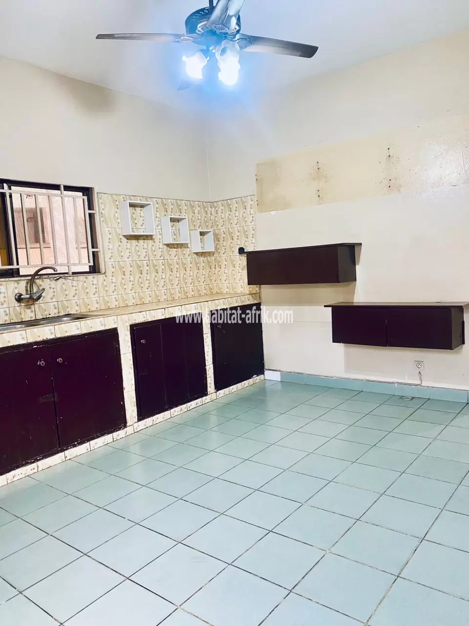 Je mets en vente une maison sur un lot de quatre (4) chambres à forever lome togo