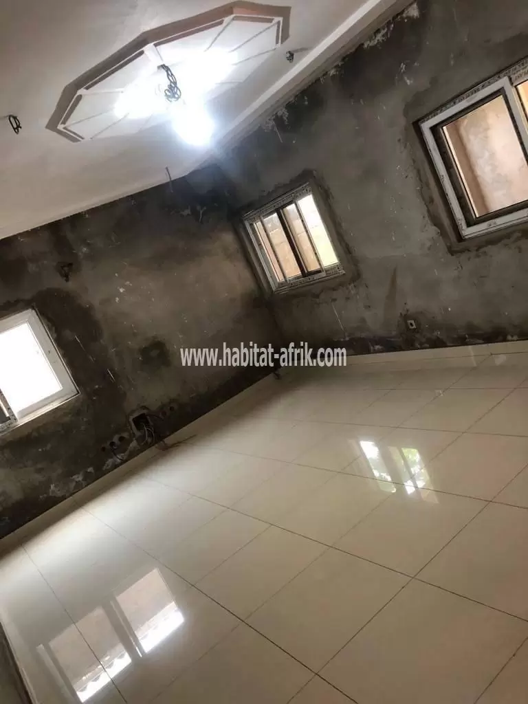 Je mets en vente une maison duplex de 3 chambres salon au rez à Avepozo LOME Togo