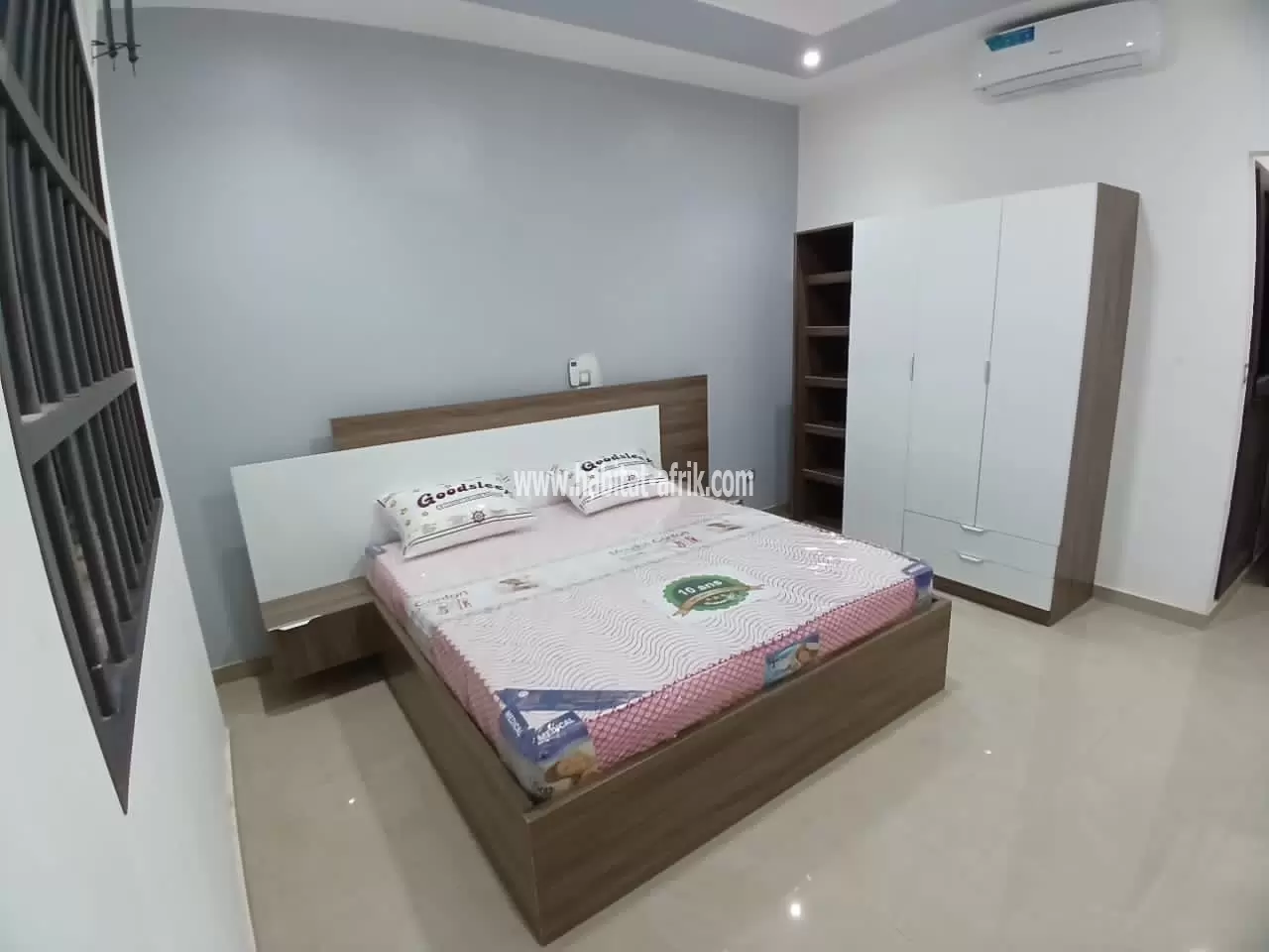 Je mets en location un appartement meublé de deux (2) chambres salon équipée sur étage à agbalepedo haac lome Togo 