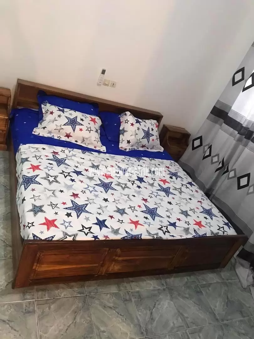 Je mets en location un appartement de trois (3) chambres salon meublé à baguida bateau vu juste 200m du goudron lome togo 