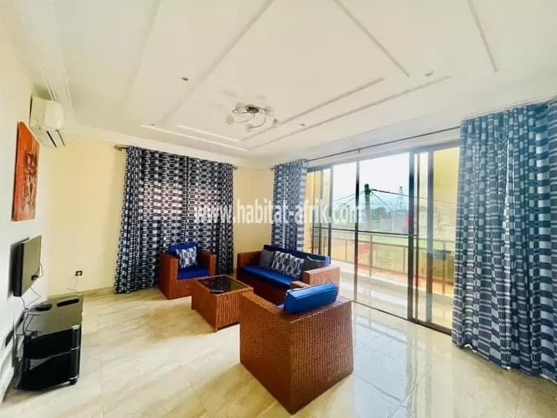 A louer villa duplex de 4 chambres salon meublée avec piscine à BAGUIDA uniquement pour long séjour lome togo 