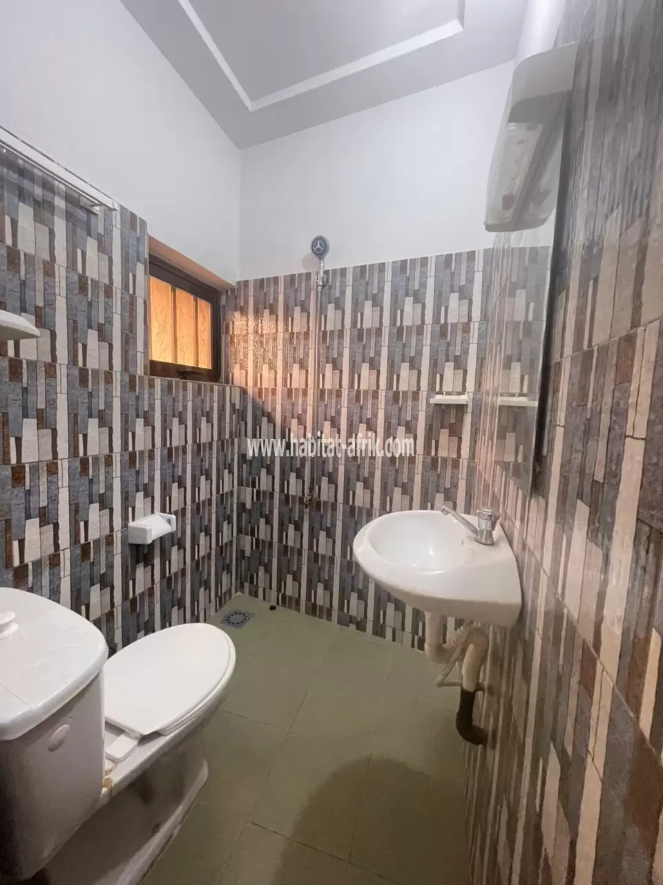 Je mets en location une villa de 2 chambres salon a colombe de la paix lome togo