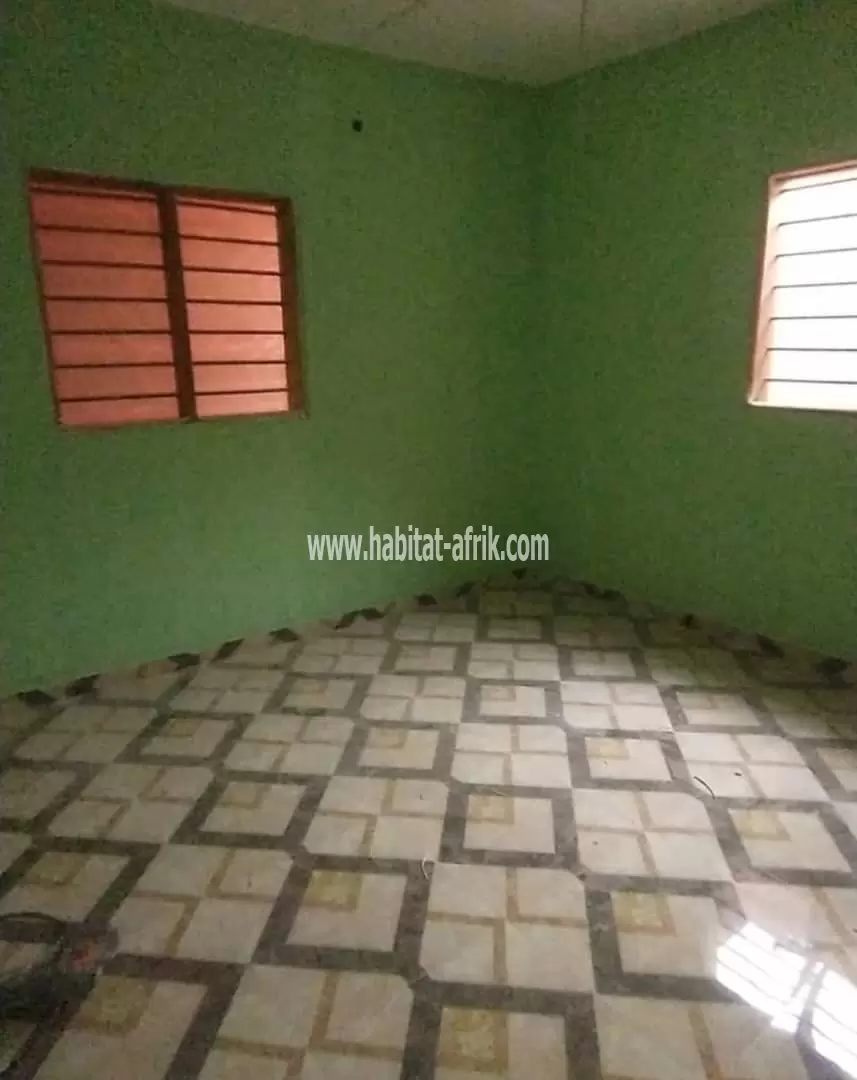 Je mets en location une villa cour unique de 2 chambres salon a kegue klobatem lome togo