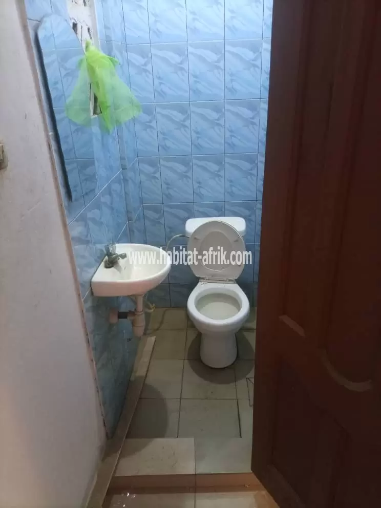 Je mets en location une boutique avec dwc a adidogome madiba lome tpgo
