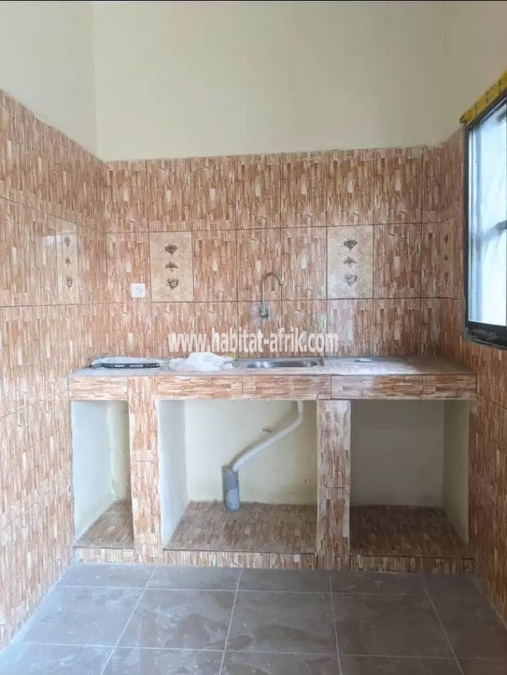 Je mets en location un appartement de chambre salon dwc cuisine interne a avedji carrefour Y lome togo