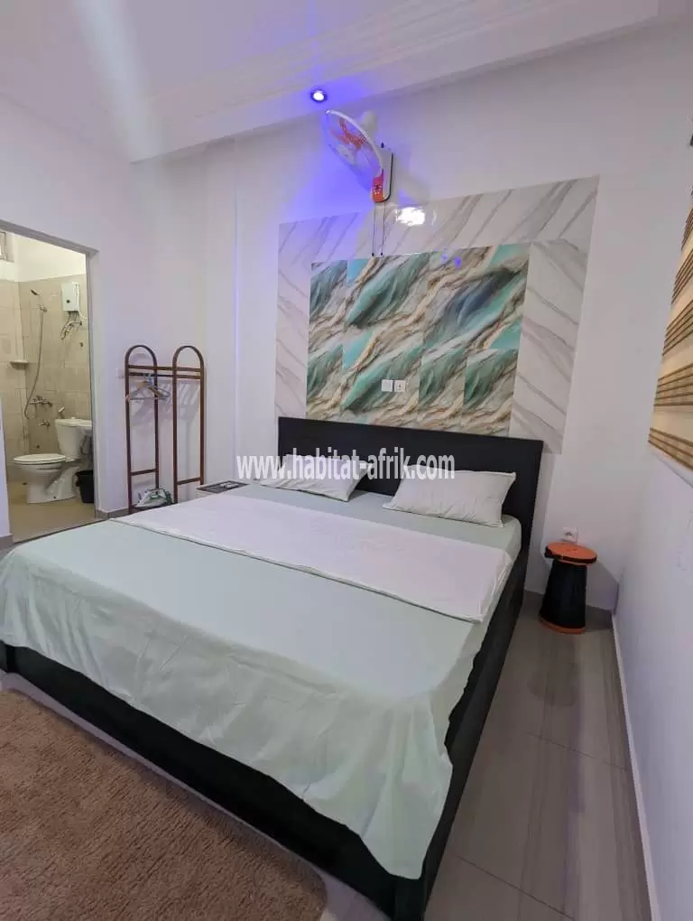 Je mets en location un studio meublé propre à avedji au bord du goudron lome togo