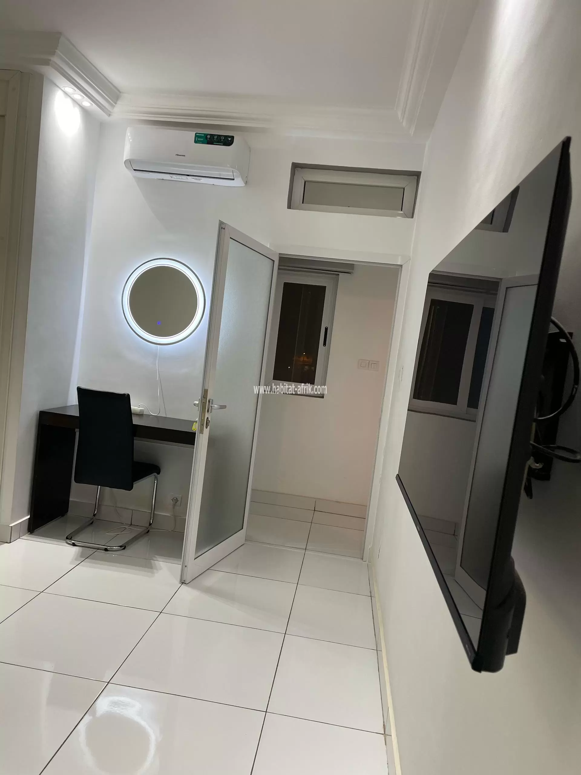 Je mets en location un appartement de chambre salon a entreprise lome togo