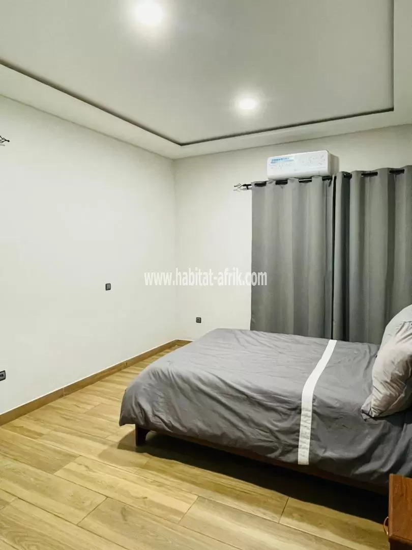 Location Meublée : Ch. Salon à ADEWUI