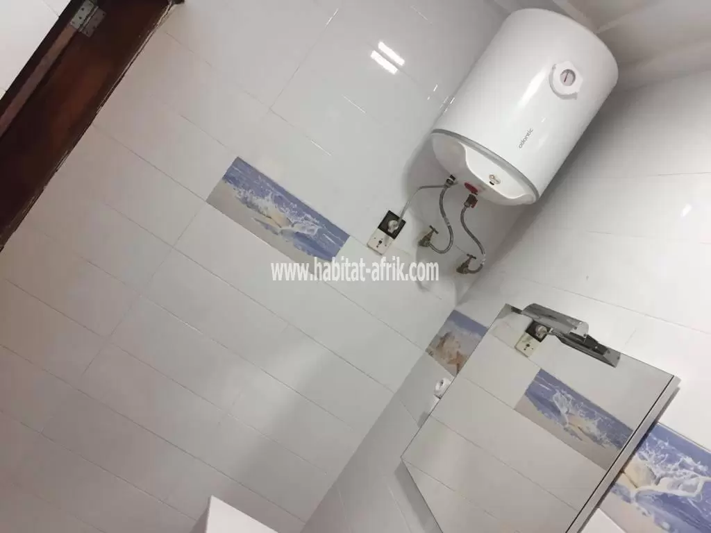 LOCATION : VILLA DUPLEX AVEC PISCINE À BAGUIFA