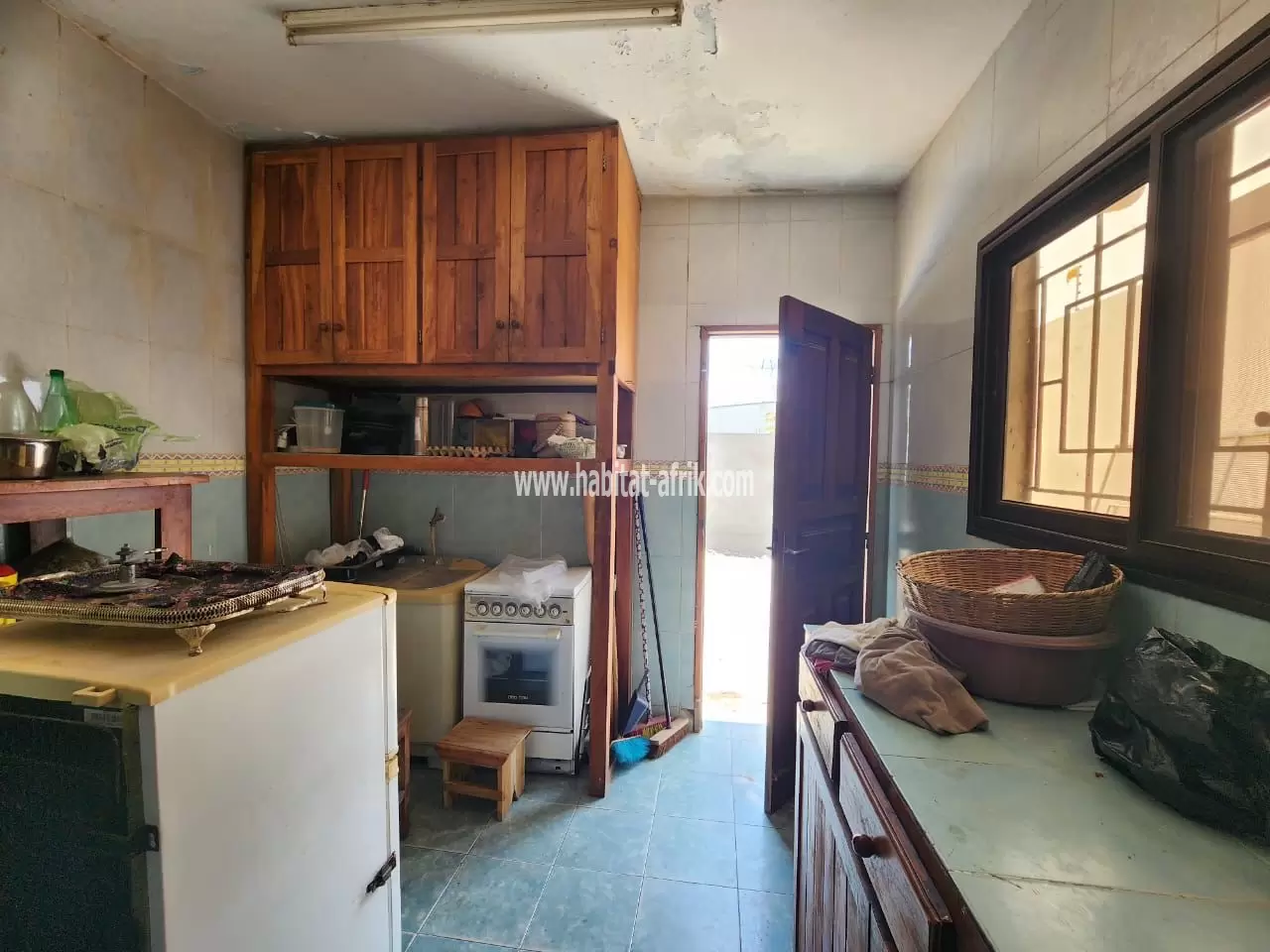 Je mets en vente une maison sur un lot trois (3) chambres dans la caisse lome togo