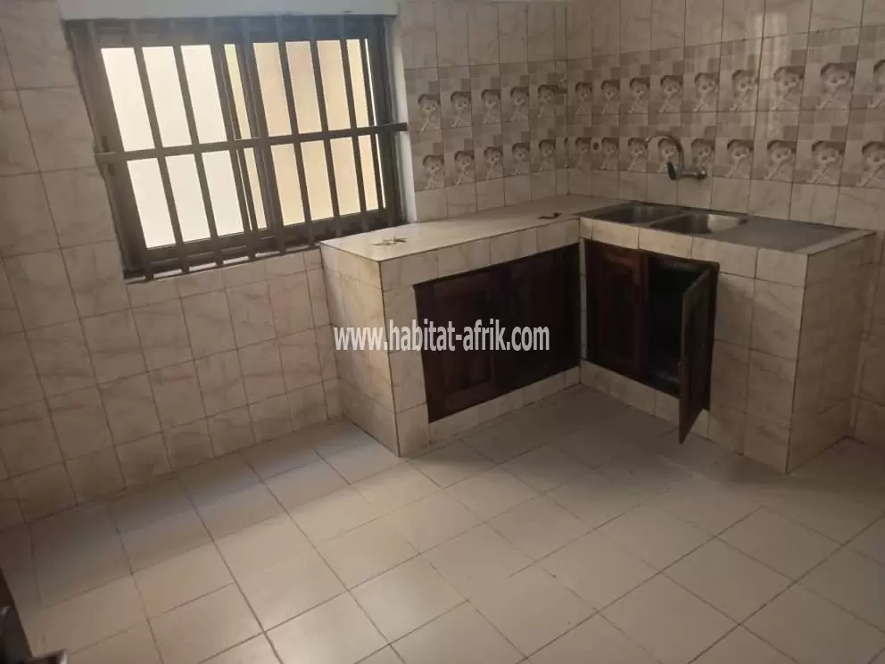 Je mets en location une maison de 3 chambres salon avec dépendance à Adidogomé franciscain lome togo
