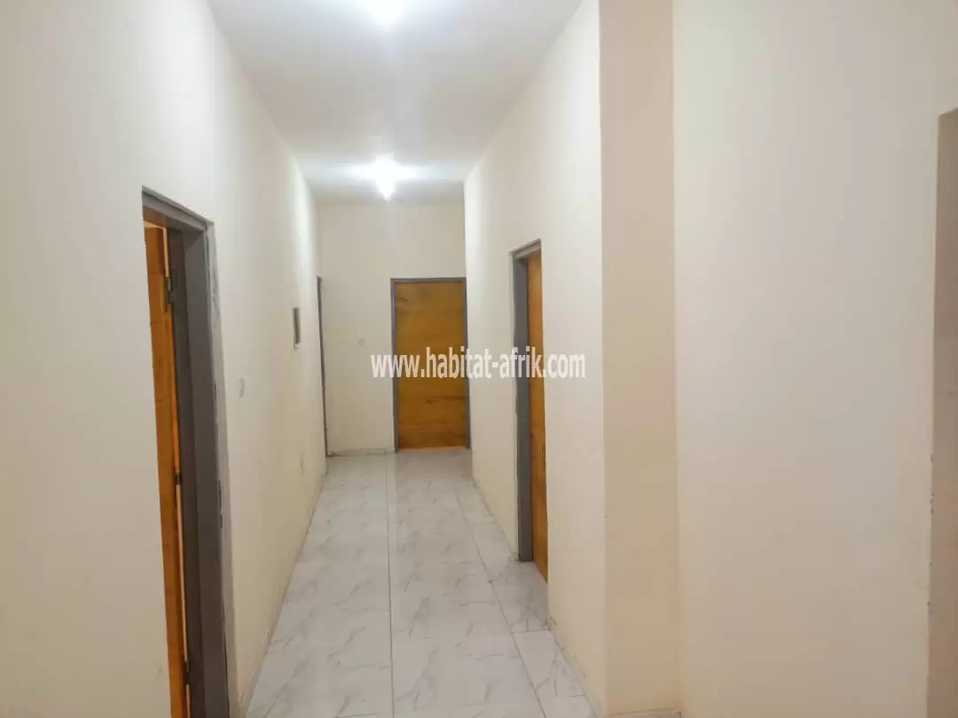 Je mets en vente une maison duplex de 6 chambres 2 salons a 