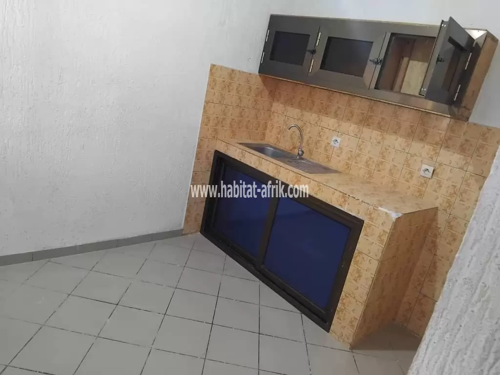 Je mets en location une appartement de deux (2) chambres salon bon standing à TOKOIN soted lome togo 
