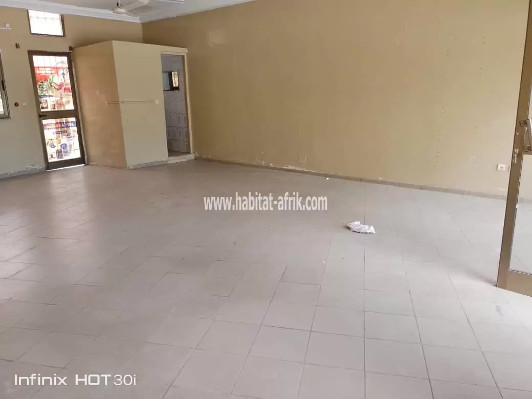 Villa nouvelle construction a louer a avedji ametossime lome togo