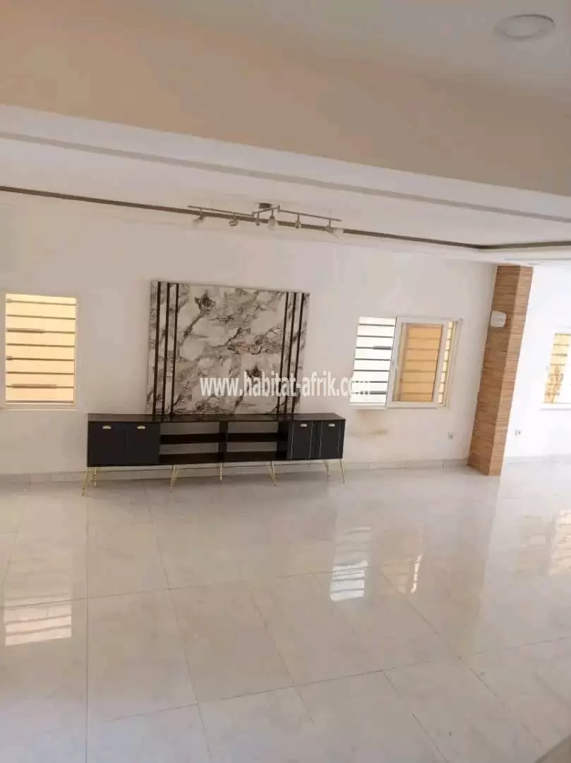 Villa duplex a vendre 5 chambres 2 salons une dépendance à Hedzranawoe yatt and co lome togo