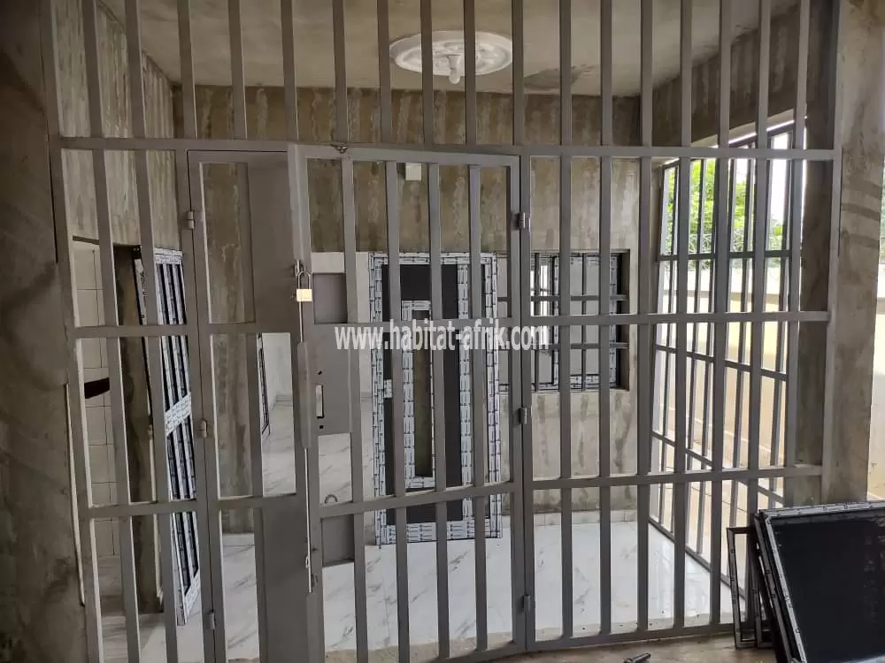 Je mets en location un appartement de chambre salon dwc cuisine nouvelle construction a akepedo contournement peage lome togo