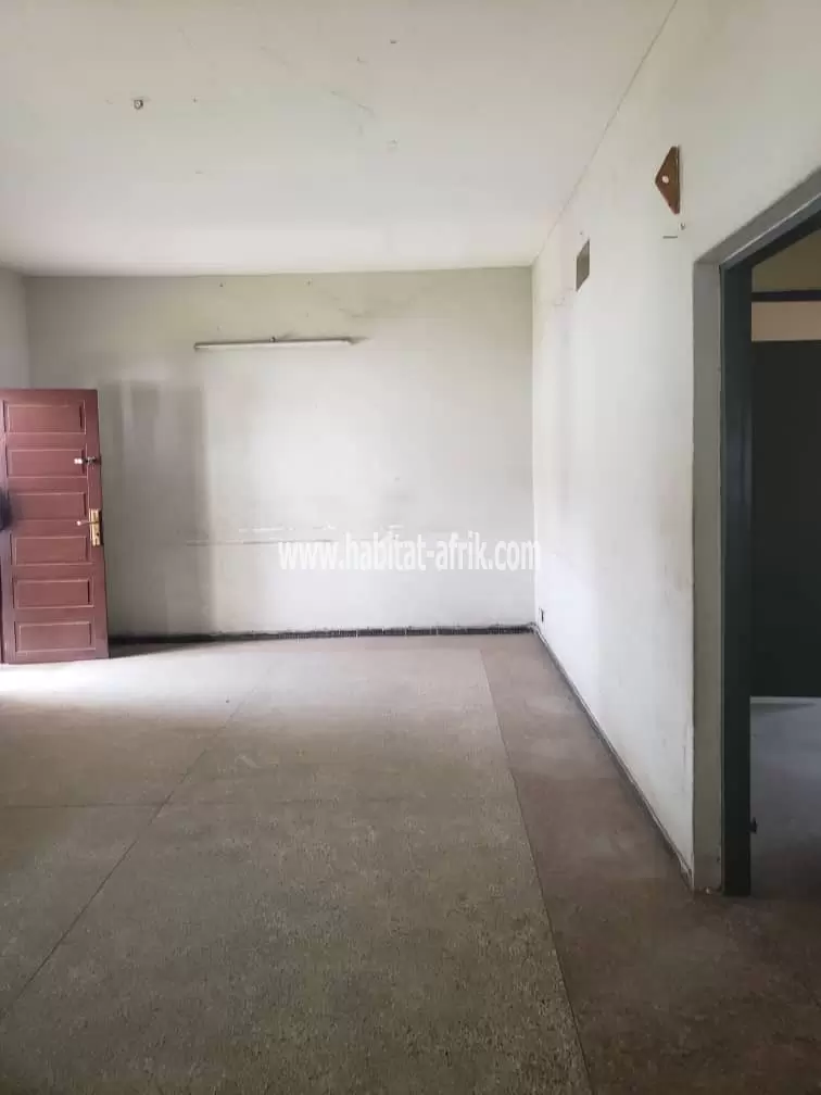 Je mets en vente une villa de 2 chambres salon dépendance et une piece sur demi lot a ablogame lome togo