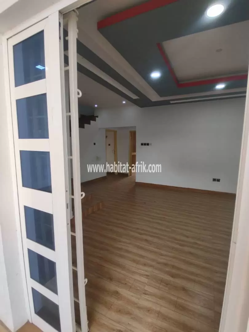 Je mets en location un mini villa de chambre salon douche cuisine a adidogome sagbado lome togo