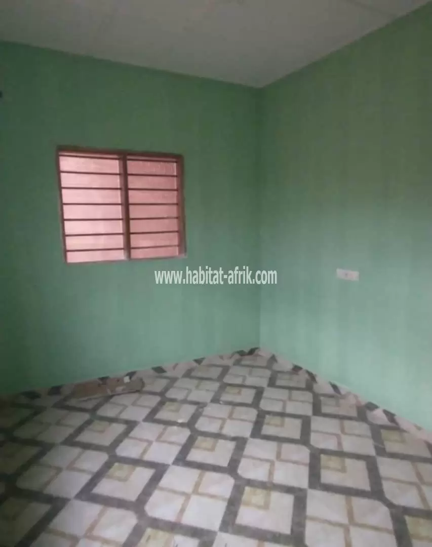 Je mets en location une villa cour unique de 2 chambres salon a kegue klobatem lome togo
