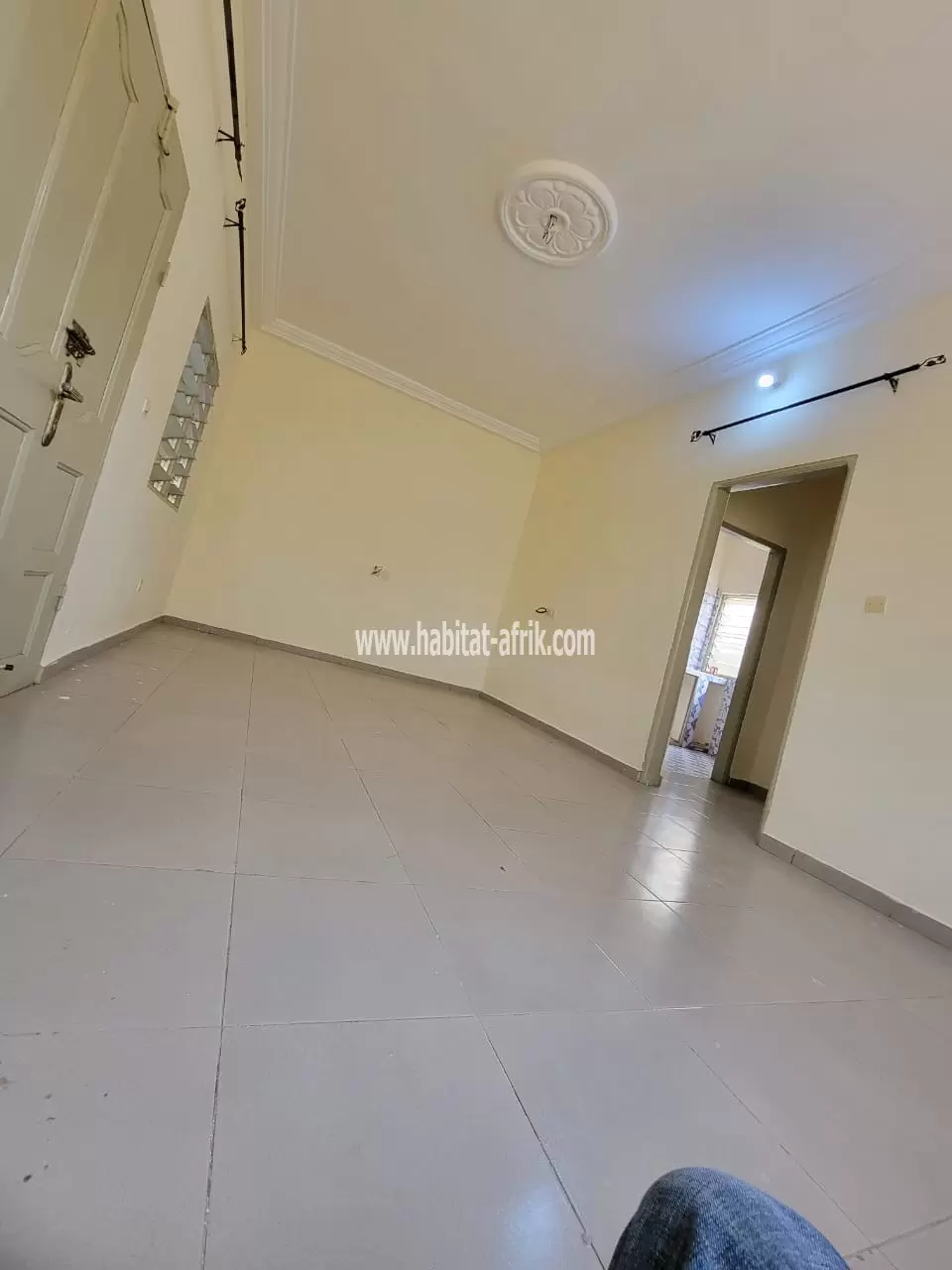 Je mets en location une cour unique de chambre salon pas de garage a adidogome Amadanhome lome togo