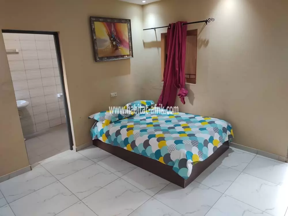 Je mets en location un immeuble de deux niveaux à Avedji limousine lome Togo 