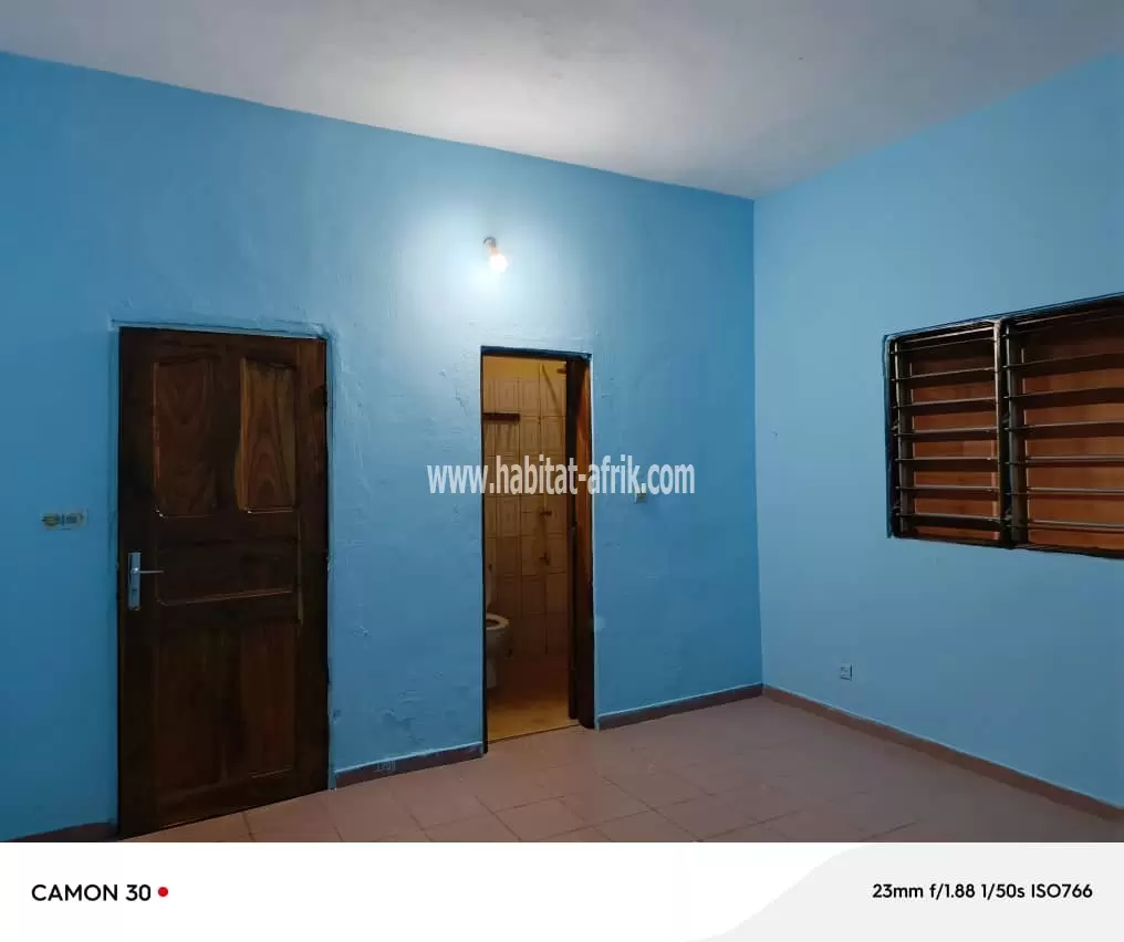 Je mets en location un appartement de pièce douche wc interne sans cuisine a agoe demakpoe lome togo