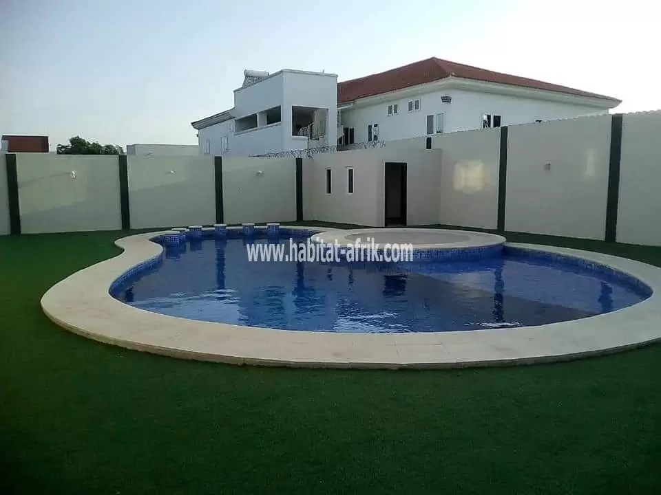 villa duplex piscine cité OUA Lomé ????????