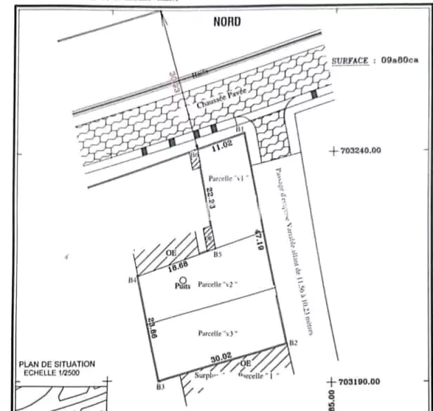 3 PARCELLES EN ANGLE DE RUE DÉJÀ LOTIES & RECASÉES À VENDRE, AÏBATIN - COMMISSARIAT