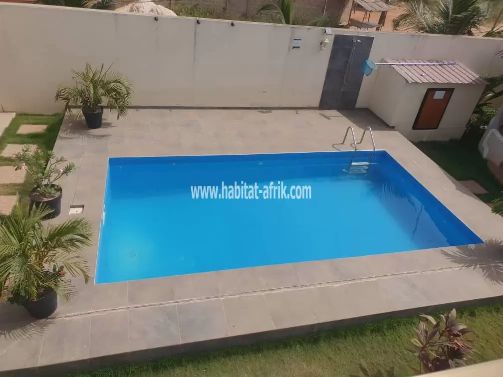 BELLE VILLA (LEGBASSITO)