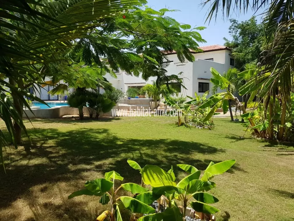 SOMPTUEUSE VILLA (BAGUIDA)