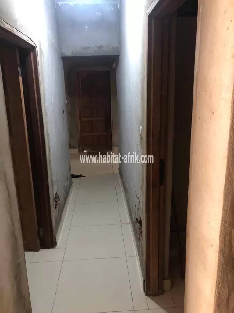 Je mets en vente une maison duplex de 3 chambres salon au rez à Avepozo LOME Togo