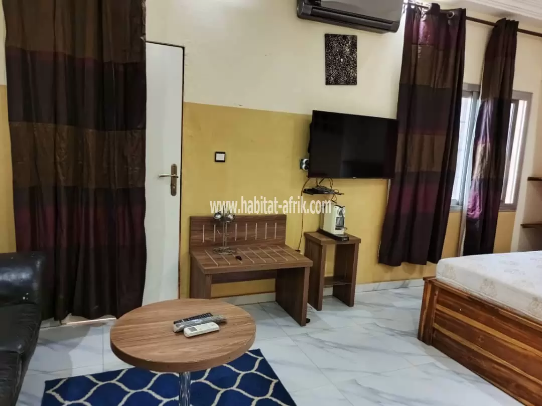 Je mets en location un studio meublé à atsiegou sokpanou 200m du goudron lome togo 
