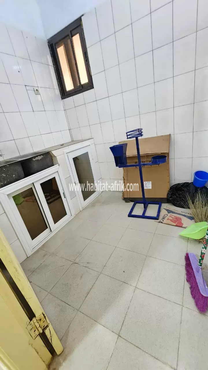 Je mets en location un appartement cour unique de deux (2) chambres salon à adidogome Sodabidapé lome togo 
