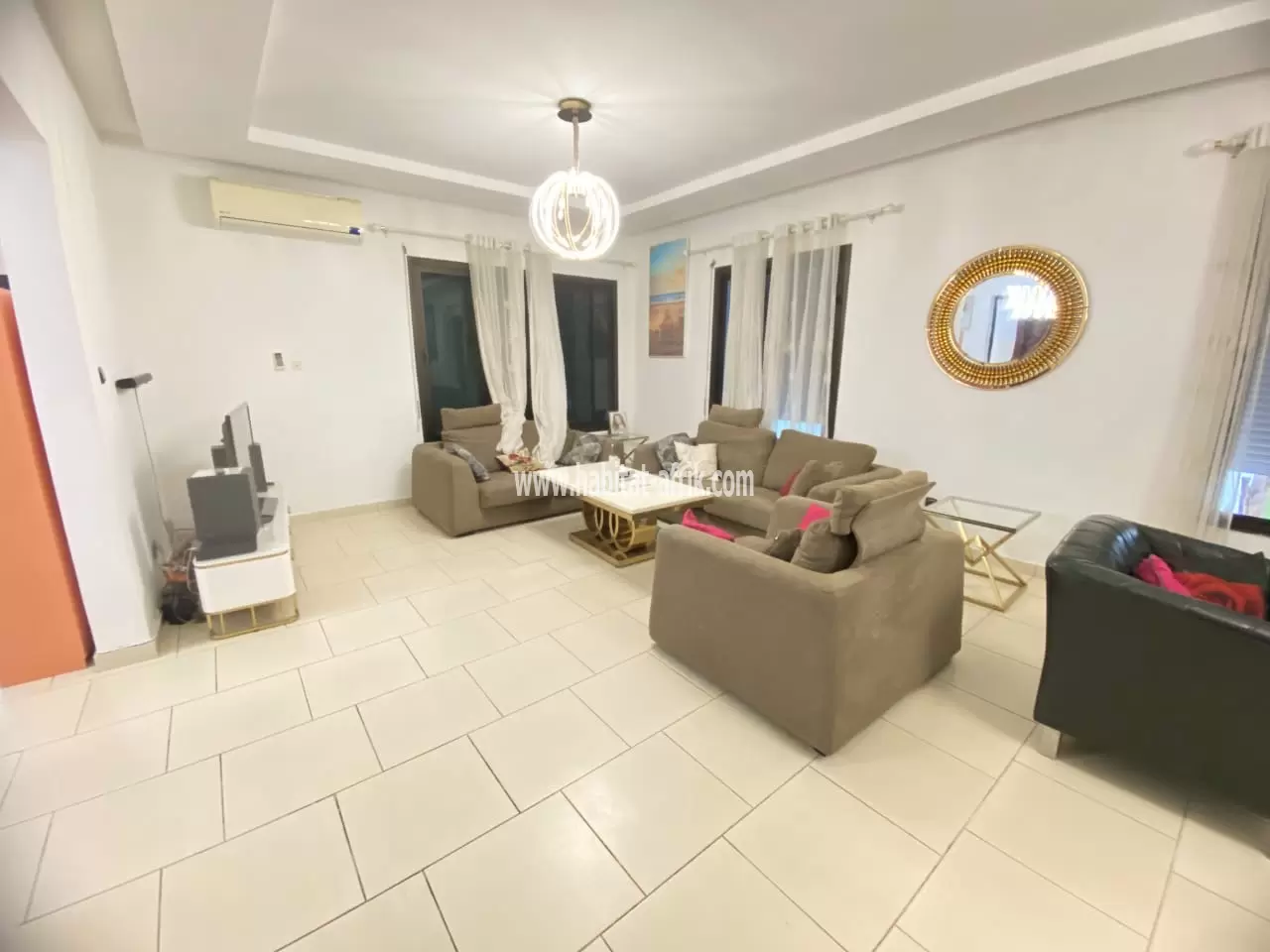 Je mets en location un villa duplex de 5 chambres piscine jardin à agoe cacaveli lome togo