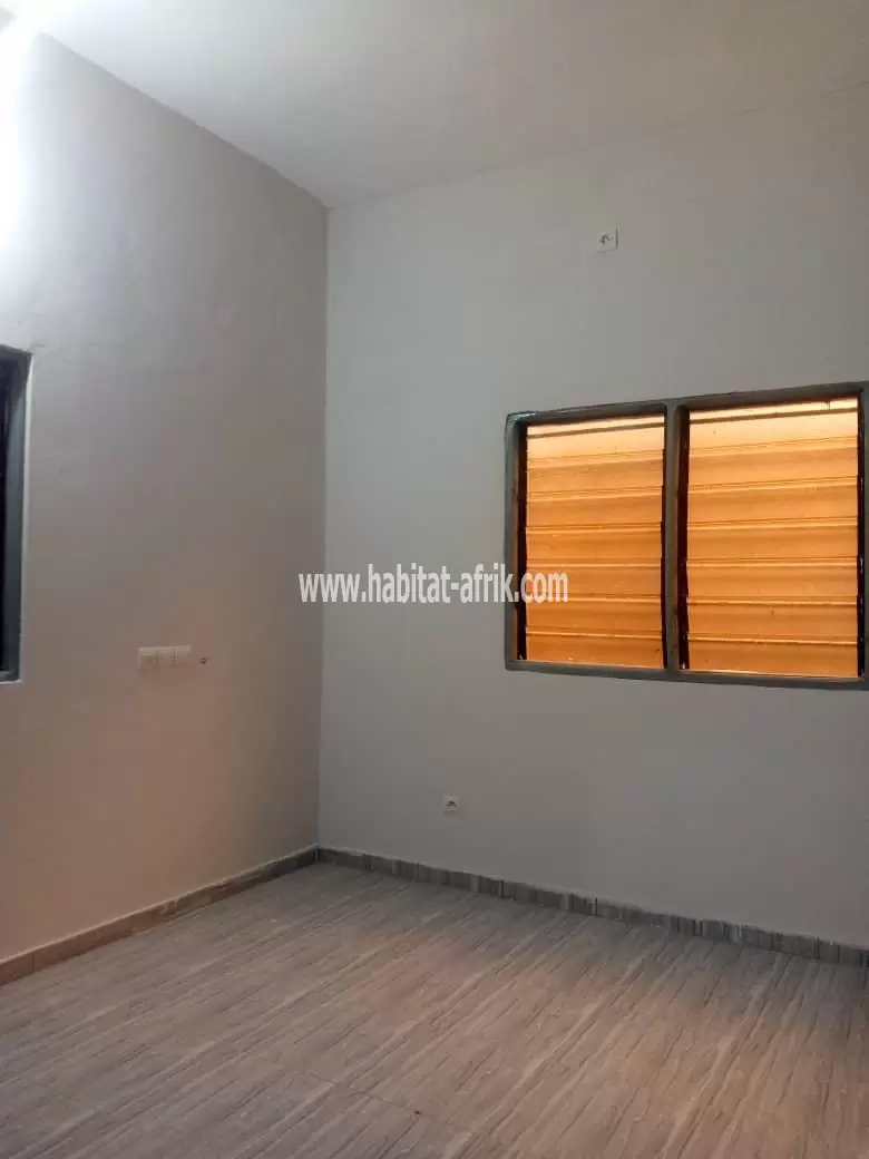 A louer mini villa 2 chambres salon adidogome wognome vue direct sur goudron lome togo