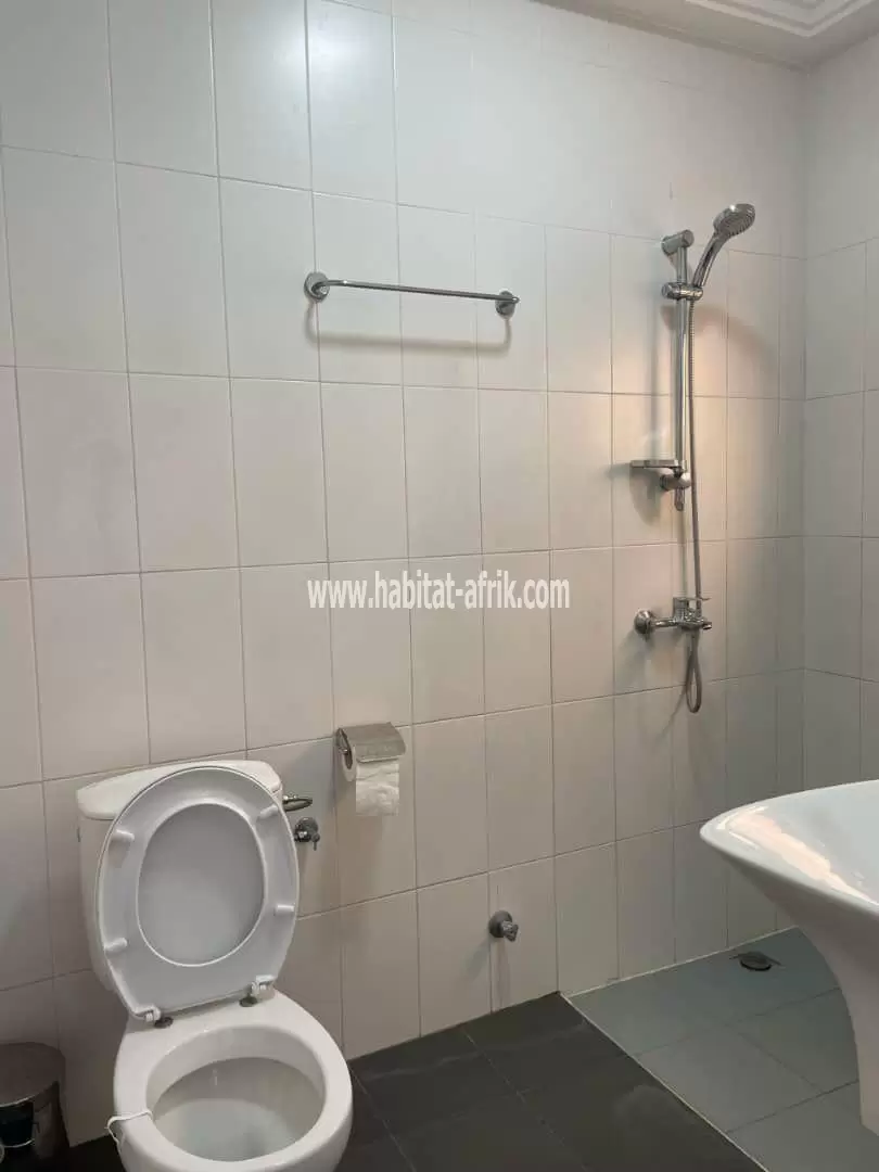 Je mets en location un appartement studio meublé à entreprise de l’union lome togo