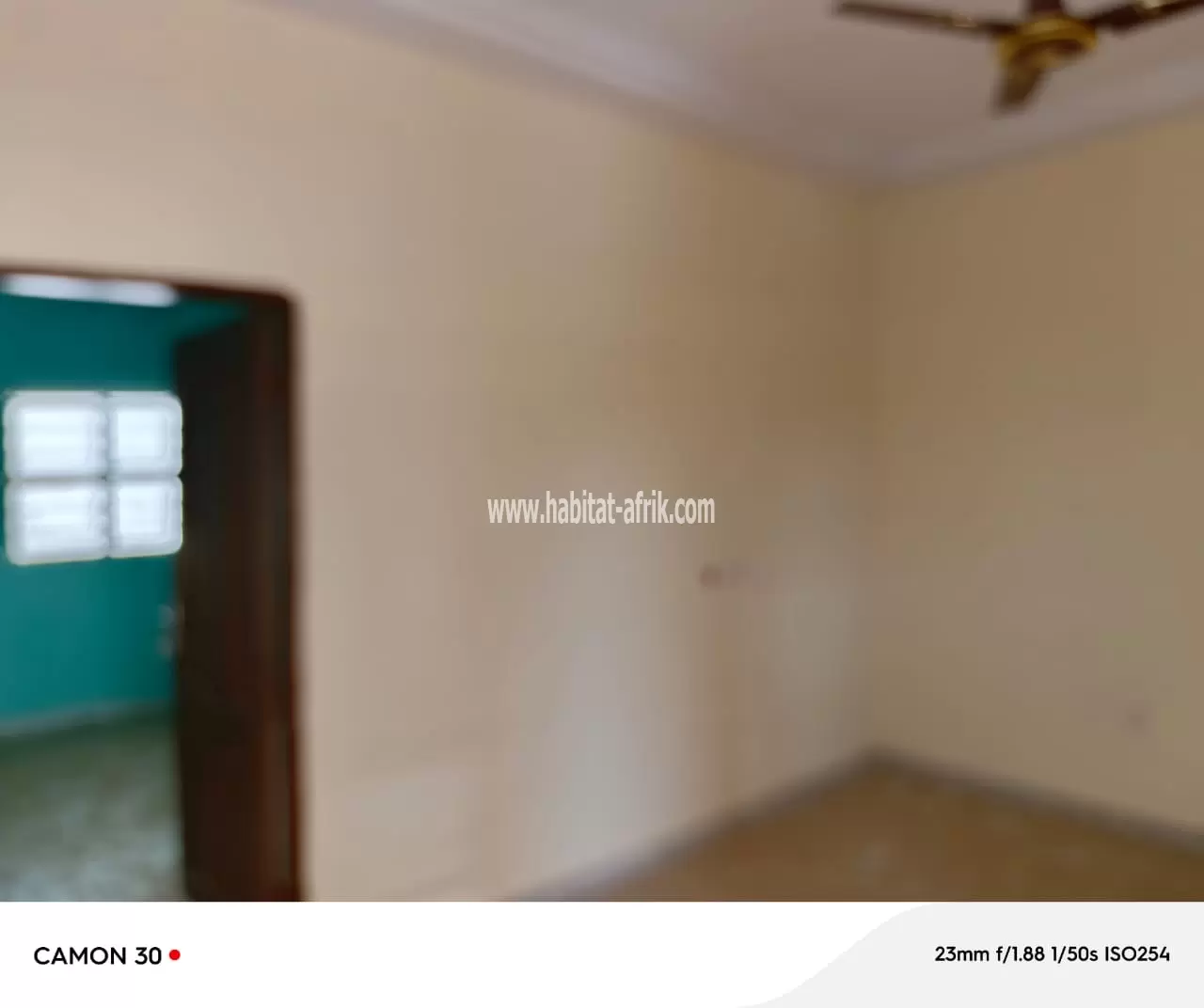 Je mets en location un appartement de chambre et salon wcd cuisine à zossime pour 27k et 30k lome togo