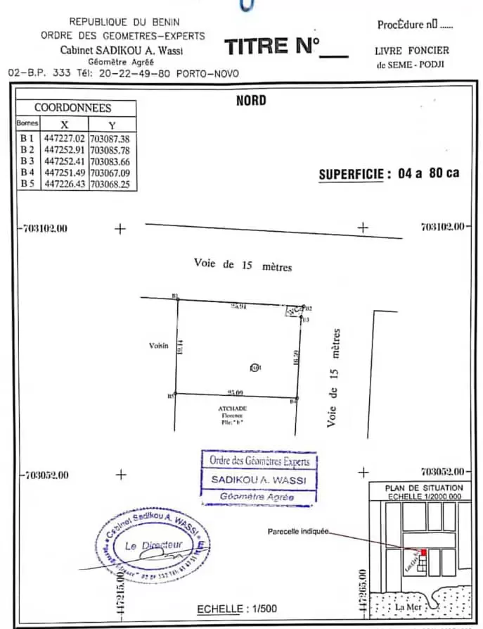 SUBLIME BUREAU DE DEUX CHAMBRES SALON SANITAIRE DISPONIBLE À ST MICHEL  Nous mettons en location à st Michel dans un grand immeuble un bureau de trois pièces avec :  - baies vitrées  - Deux douches  - Ascenseur  - Parking  - Caméra de surveillance  - Agen