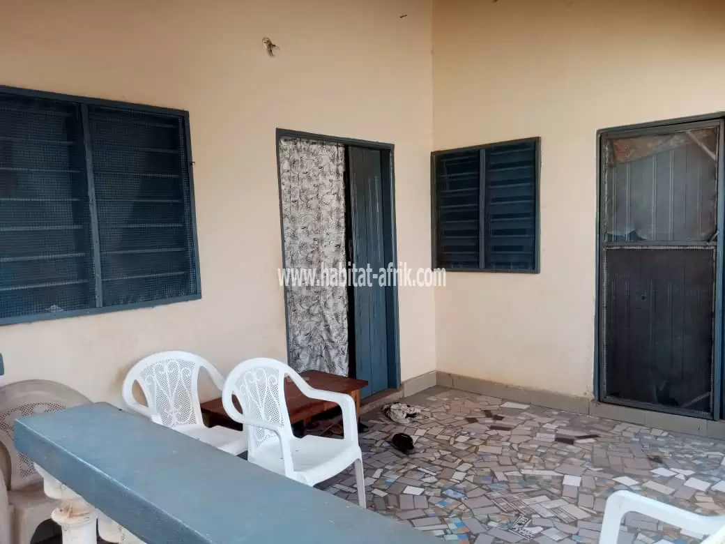 Maison sur 1/4 de lot à vendre à Adidogomé Akato Viépé(Lomé-Togo)