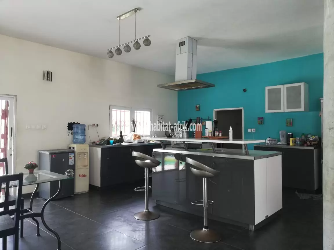 Belle et magnifique villa duplex avec piscine sur 1 lot  à vendre à Baguida(TOGO)